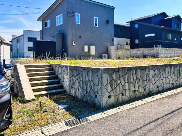 松江市黒田町、土地の前面道路を含む現地写真画像です