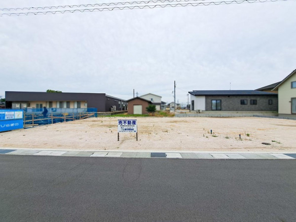 米子市上福原、土地の前面道路を含む現地写真画像です