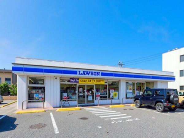 倉吉市、新築一戸建てのコンビニ画像です