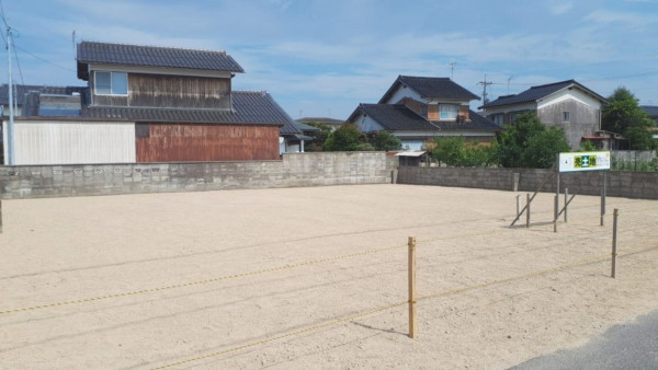米子市西福原、土地の前面道路を含む現地写真画像です