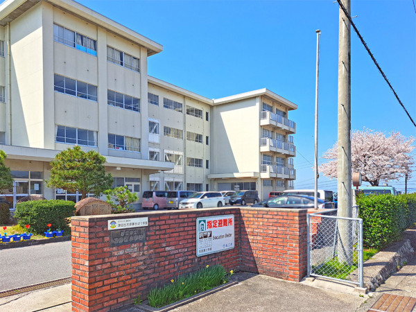 松江市古志原、土地の小学校画像です