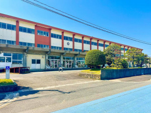 米子市熊党、土地の小学校画像です