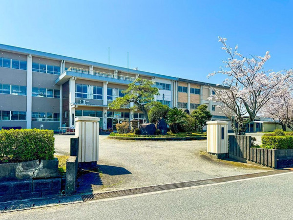 米子市熊党、土地の中学校画像です
