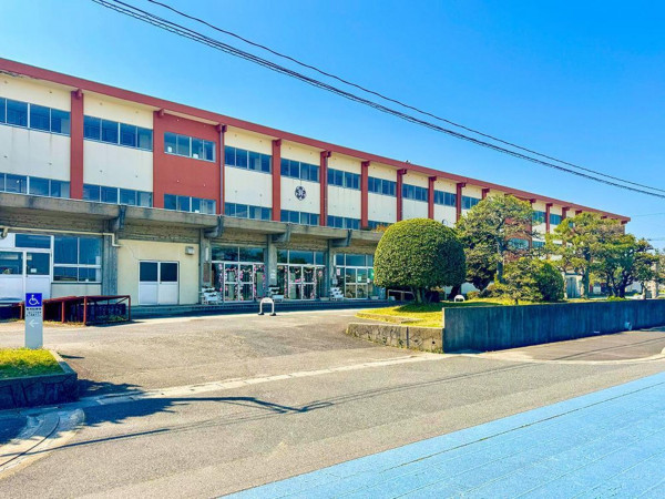 米子市熊党、土地の小学校画像です
