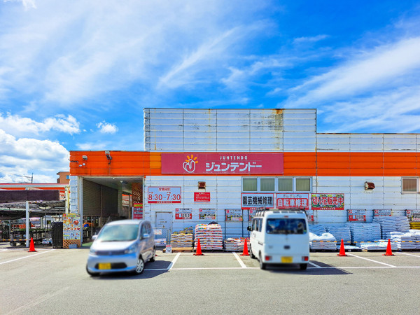 松江市西川津町、新築一戸建てのホームセンター画像です
