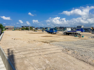 米子市河崎、土地の前面道路を含む現地写真画像です