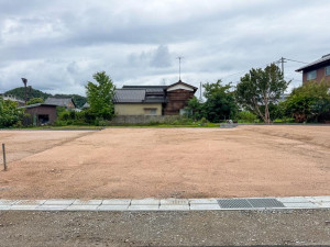 米子市車尾、土地の前面道路を含む現地写真画像です