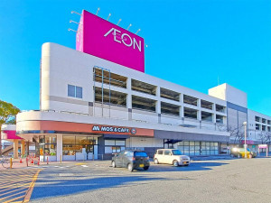 鳥取市吉成、新築一戸建てのショッピングセンター画像です