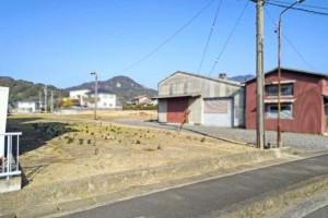 亀山市関町鷲山、土地の画像です