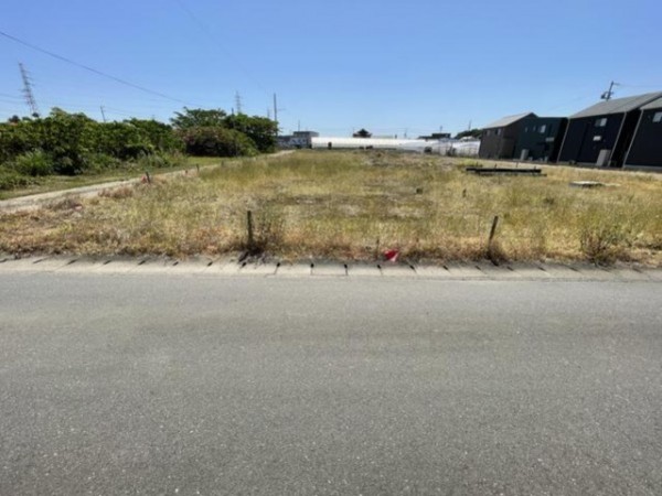 亀山市能褒野町、土地の画像です