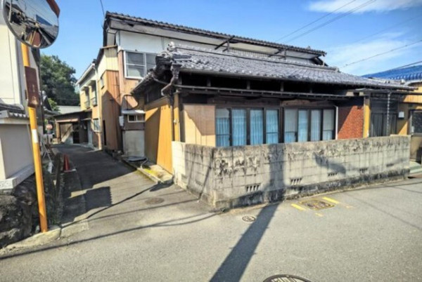 亀山市中庄町、土地の画像です