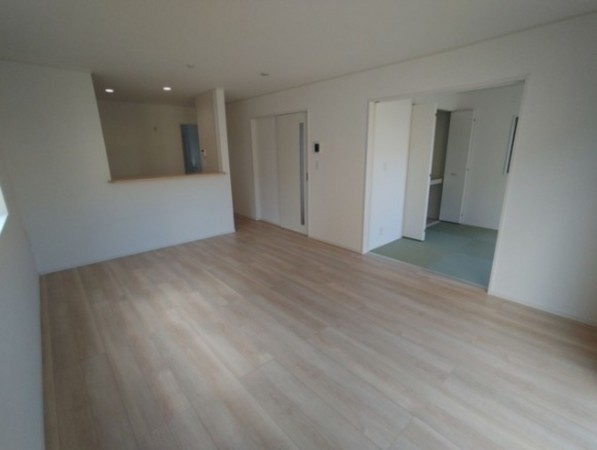 鈴鹿市長太栄町、新築一戸建ての画像です