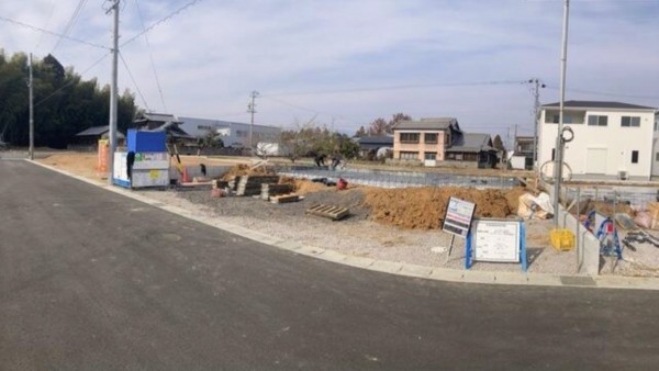 亀山市羽若町、新築一戸建ての画像です