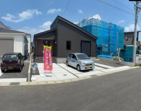 亀山市羽若町、新築一戸建ての画像です