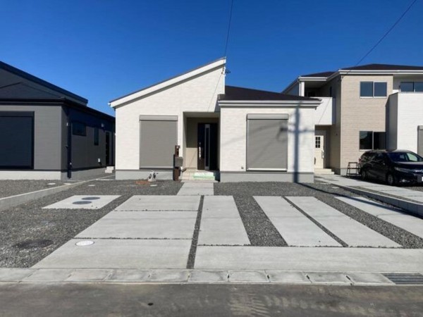 亀山市能褒野町、新築一戸建ての画像です