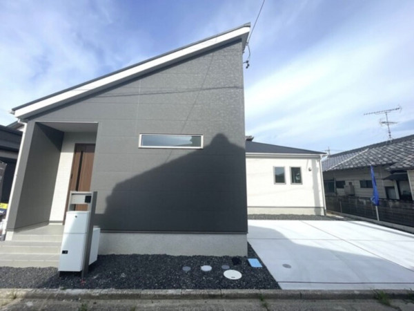 鈴鹿市長太新町、新築一戸建ての画像です