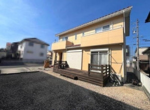 亀山市アイリス町、中古一戸建ての画像です