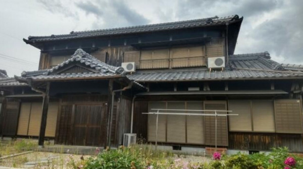 亀山市みどり町、中古一戸建ての画像です