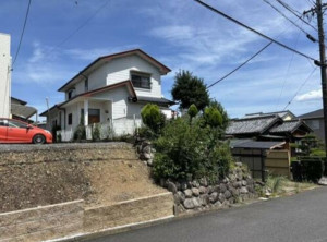 鈴鹿市自由ヶ丘、中古一戸建ての画像です