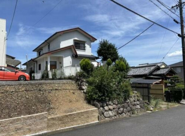 鈴鹿市自由ヶ丘、中古一戸建ての画像です
