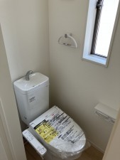 須坂市大字須坂、新築一戸建てのトイレ画像です