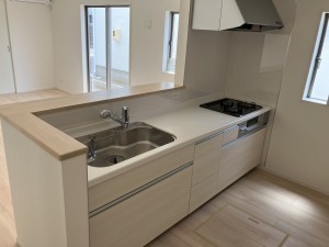 須坂市大字須坂、新築一戸建てのキッチン画像です