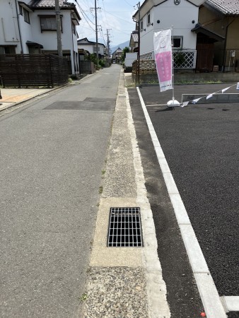 須坂市大字須坂、新築一戸建ての前面道路を含む現地写真画像です