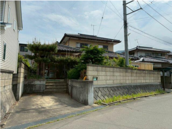 須坂市大字亀倉、中古一戸建ての画像です