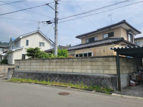 須坂市大字亀倉、中古一戸建ての画像です