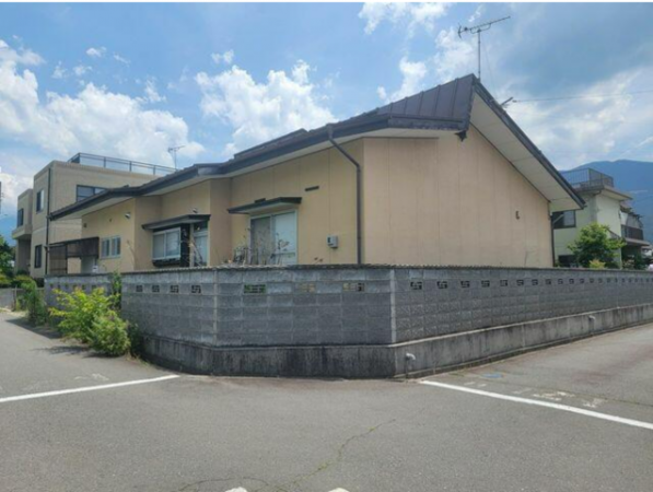 須坂市明徳、中古一戸建ての画像です