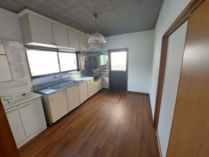 須坂市大字小河原、中古一戸建てのキッチン画像です