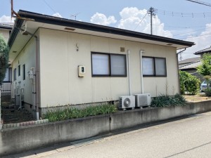 須坂市大字小河原、中古一戸建ての外観画像です