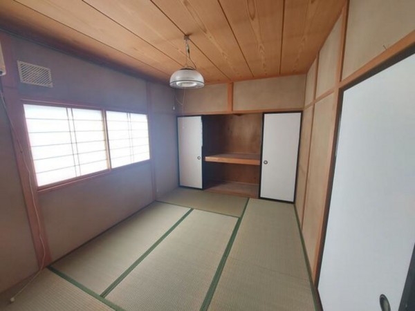 須坂市大字小河原、中古一戸建ての居間画像です