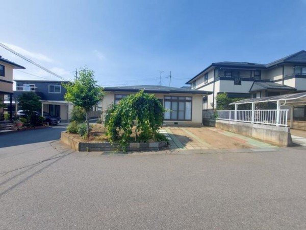 須坂市大字小河原、中古一戸建ての外観画像です