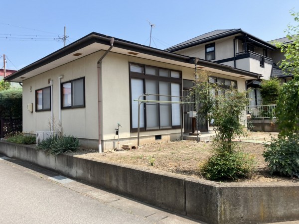 須坂市大字小河原、中古一戸建ての外観画像です