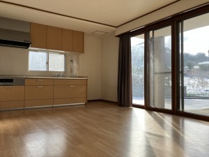 上高井郡高山村大字高井、中古一戸建ての居間画像です