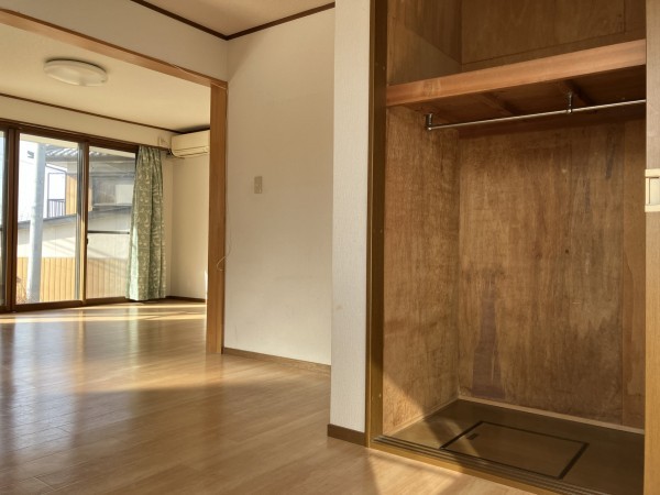 上高井郡高山村大字高井、中古一戸建ての居間画像です