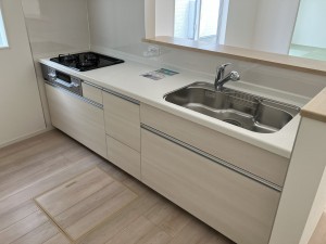 長野市大字北堀、新築一戸建てのキッチン画像です