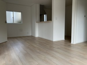 長野市大字北堀、新築一戸建ての居間画像です