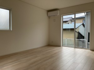 須坂市大字日滝、新築一戸建ての居間画像です