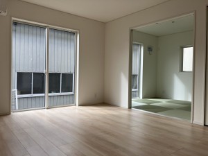 須坂市大字日滝、新築一戸建ての居間画像です