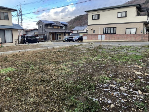 須坂市臥竜６丁目、土地の画像です