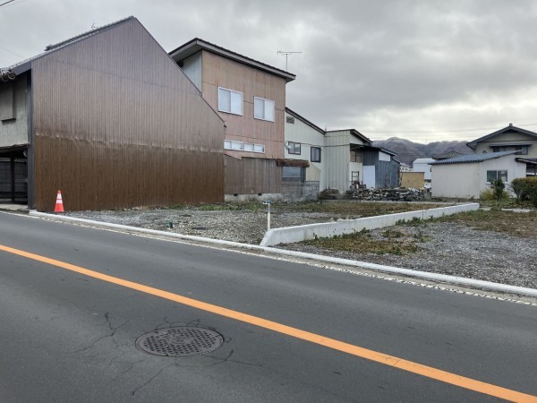 須坂市臥竜６丁目、土地の画像です