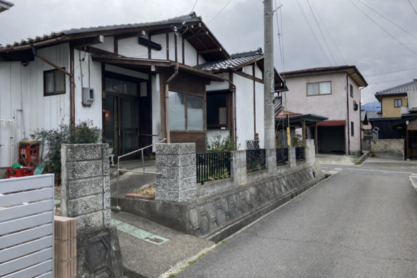 須坂市旭ケ丘、中古一戸建ての画像です