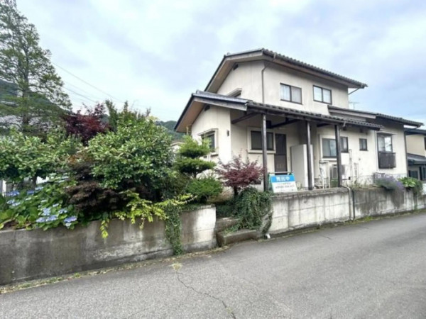 須坂市大字日滝、中古一戸建ての画像です