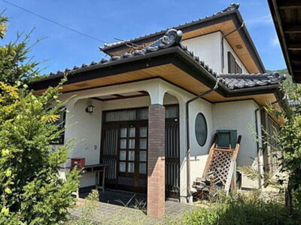 須坂市大字坂田、中古一戸建ての間取り画像です