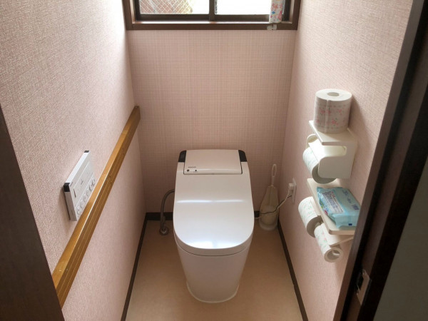 長浜市曽根町、中古一戸建てのトイレ画像です