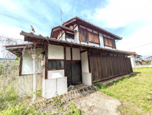 長浜市唐国町、中古一戸建ての間取り画像です