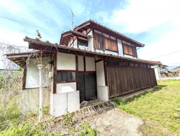 長浜市唐国町、中古一戸建ての間取り画像です