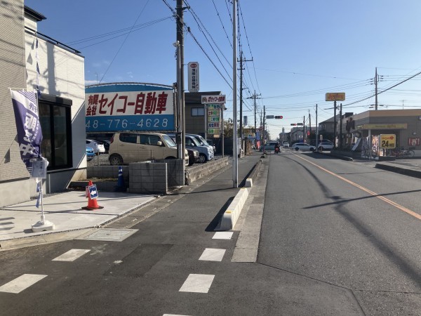 上尾市浅間台、新築一戸建ての前面道路を含む現地写真画像です